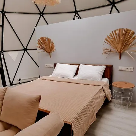 Bed and Breakfast Casablanca Glamp Suit *